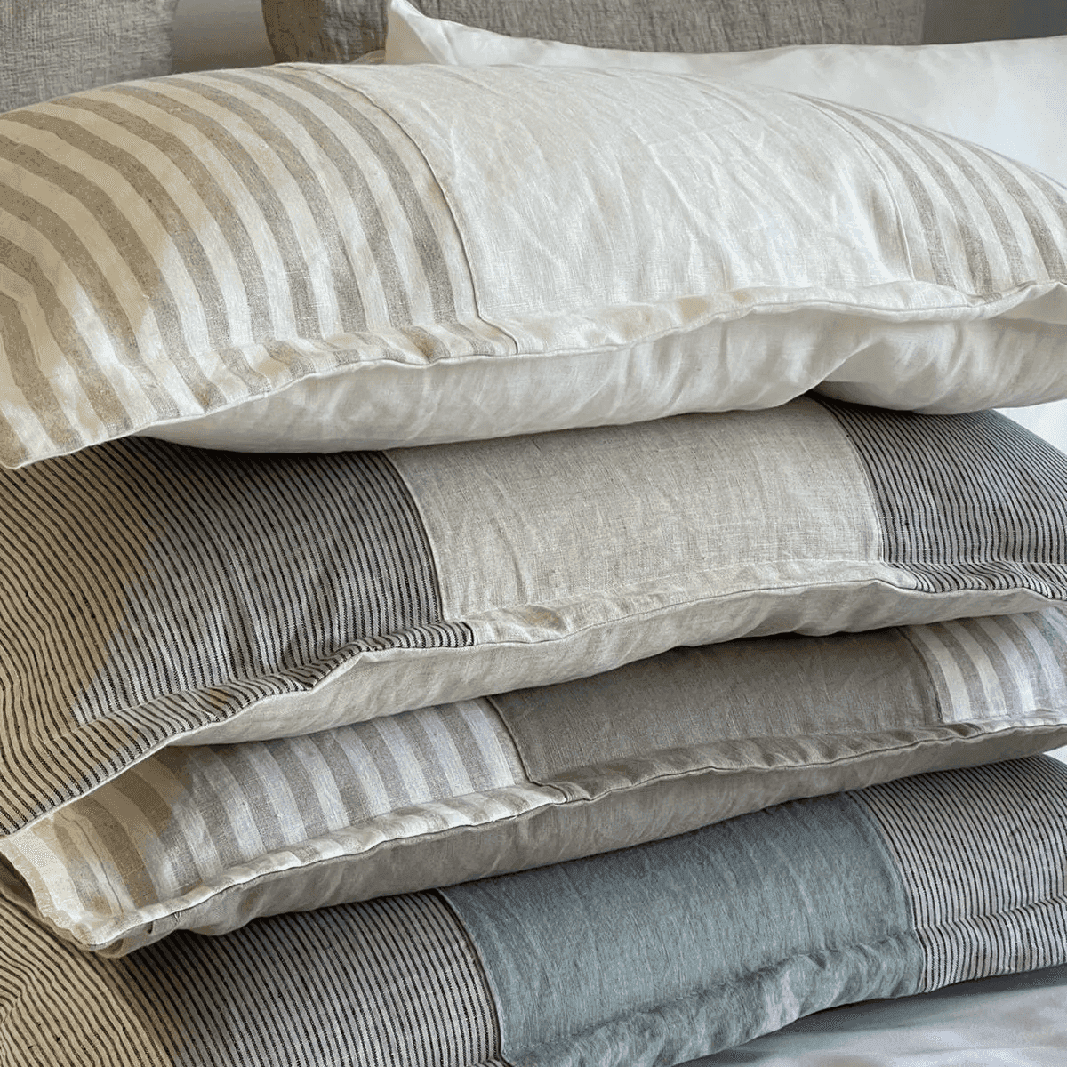 ALMOHADA LINEAS LINO-NAT+OFFW 60X40 C/PL